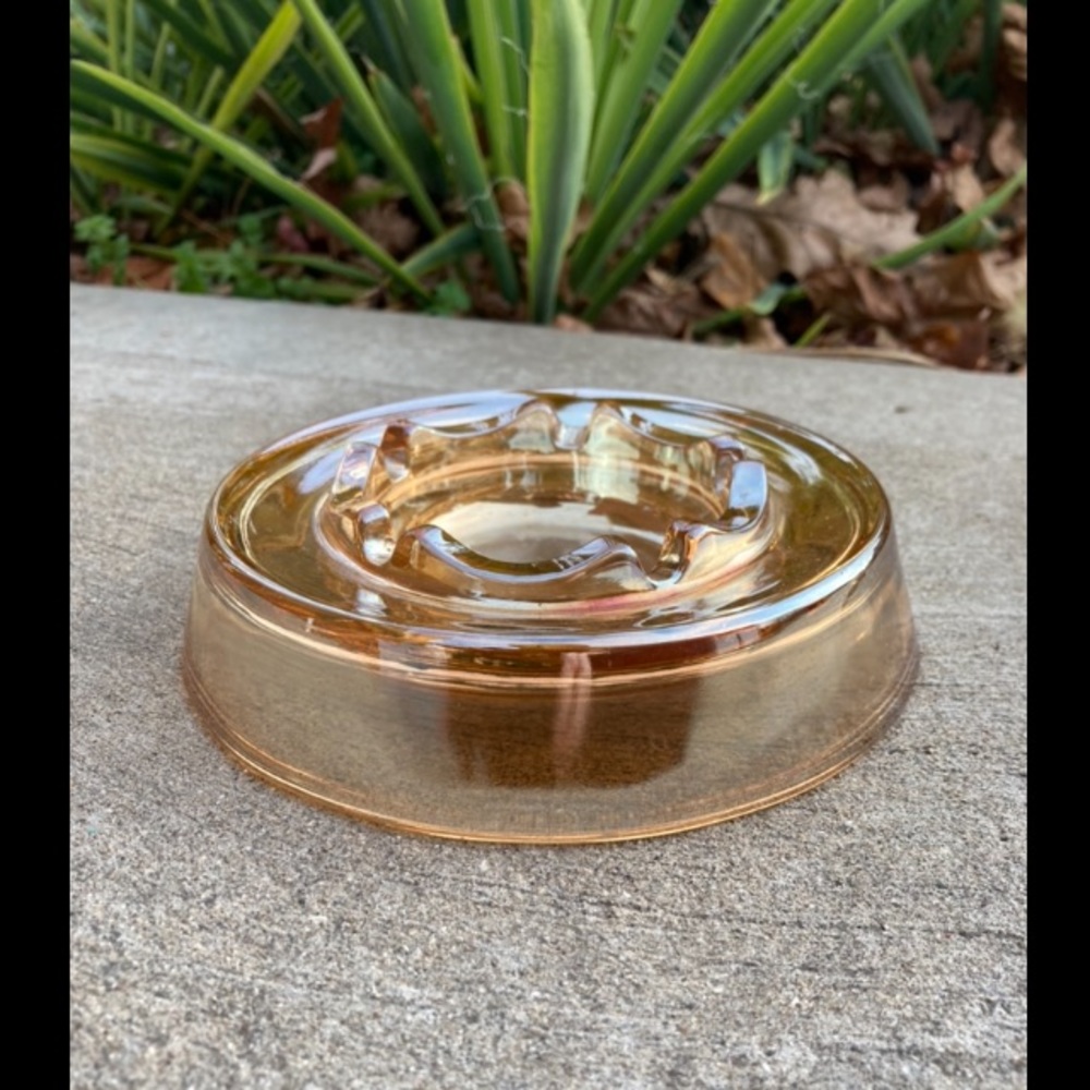 🤎 Antique vintage iridescent carnival glass ashtray